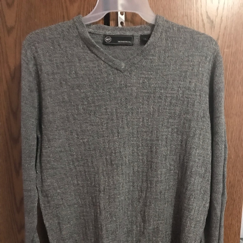 Weatherproof V-neck sweater